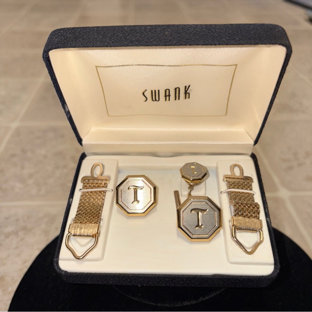 SWANK Gold and Silver Cuff Links Set